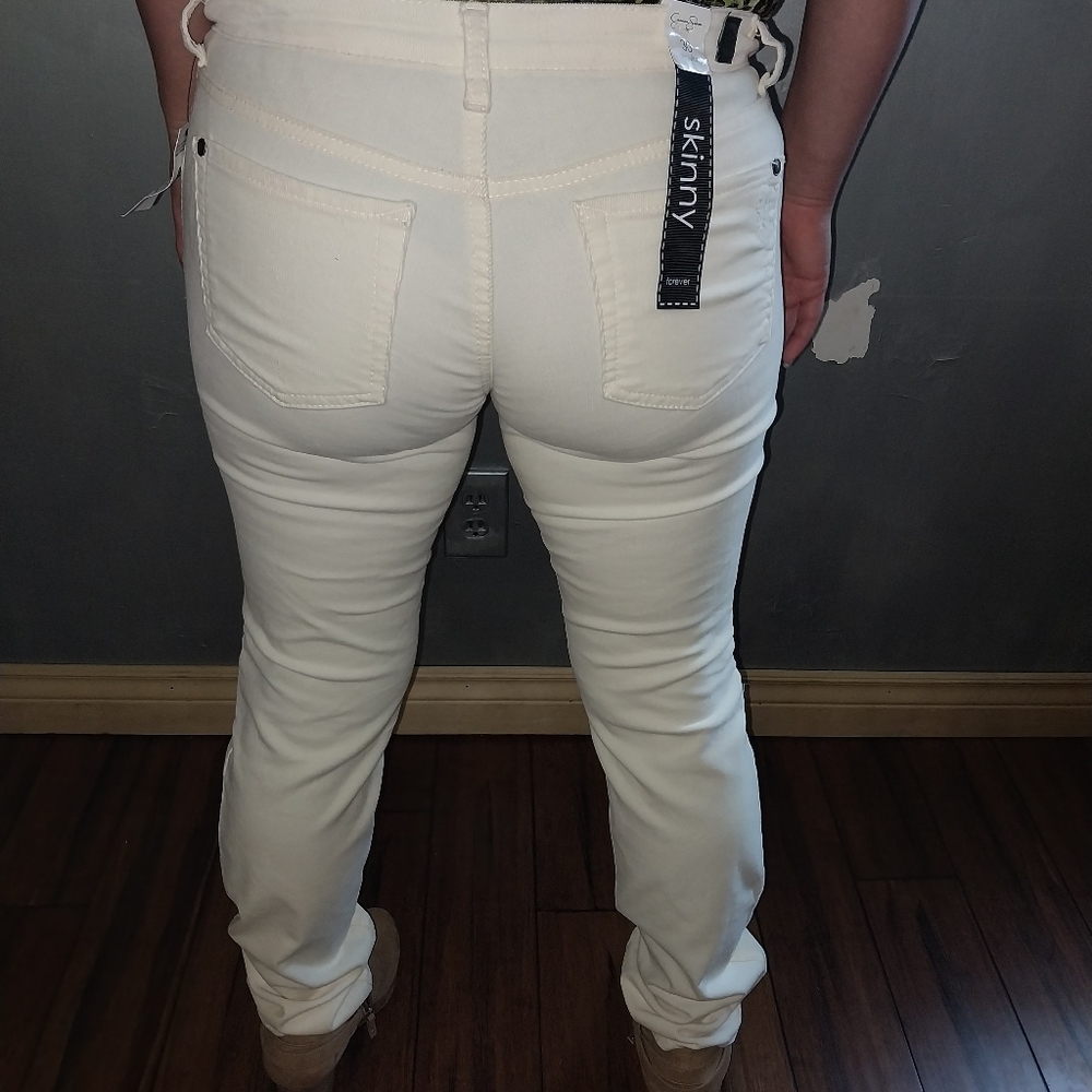Soft stretchy jeans new with tag